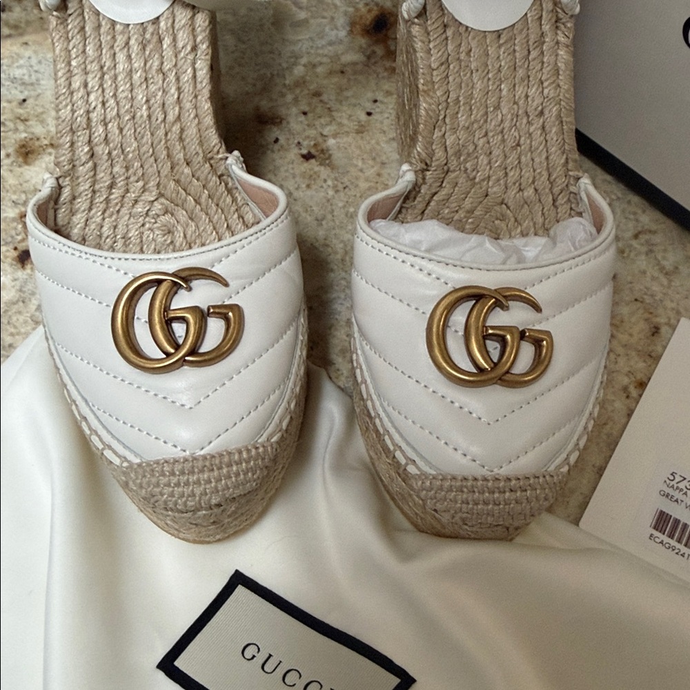 NEW GUCCI White Leather Marmont GG Charlotte Espadrille Wedge Sandals 38.5 - Picture 12 of 17